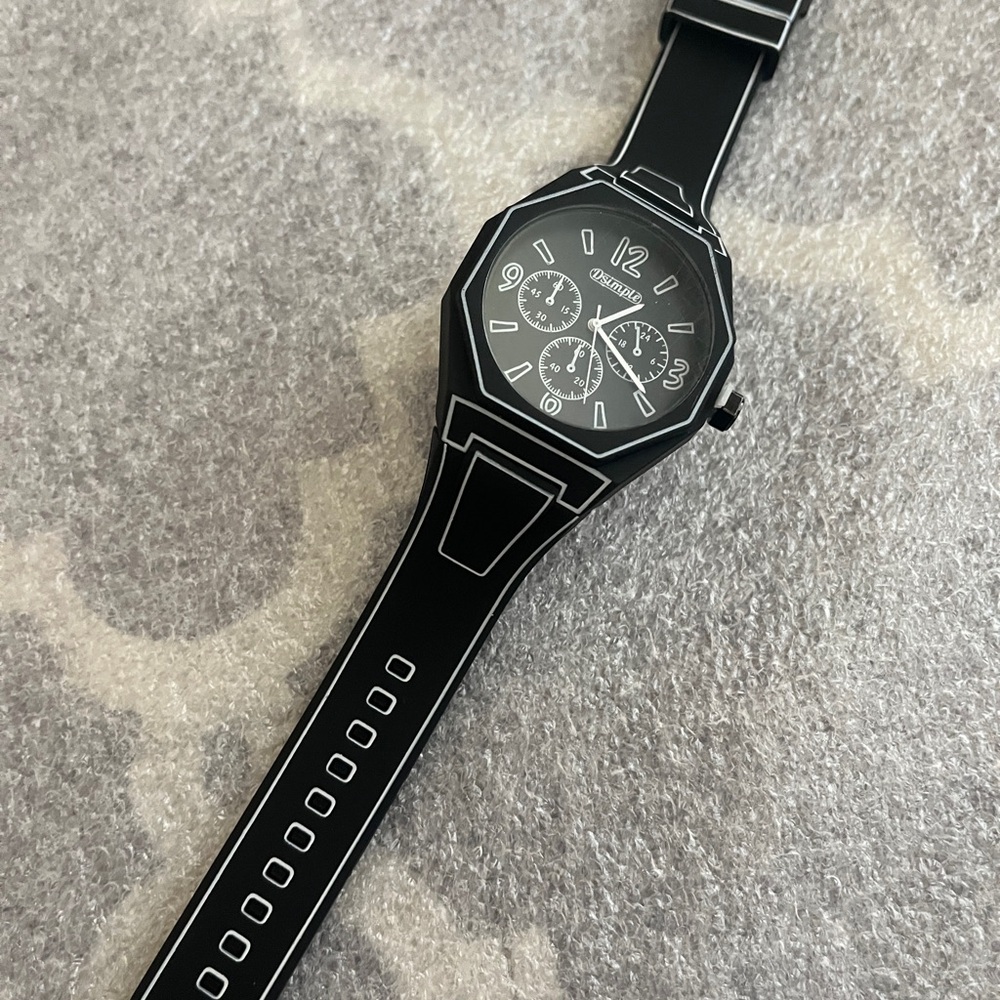 New Dsimple 2D “Sketched Look” Outline Art Watch - Black With White Trim.